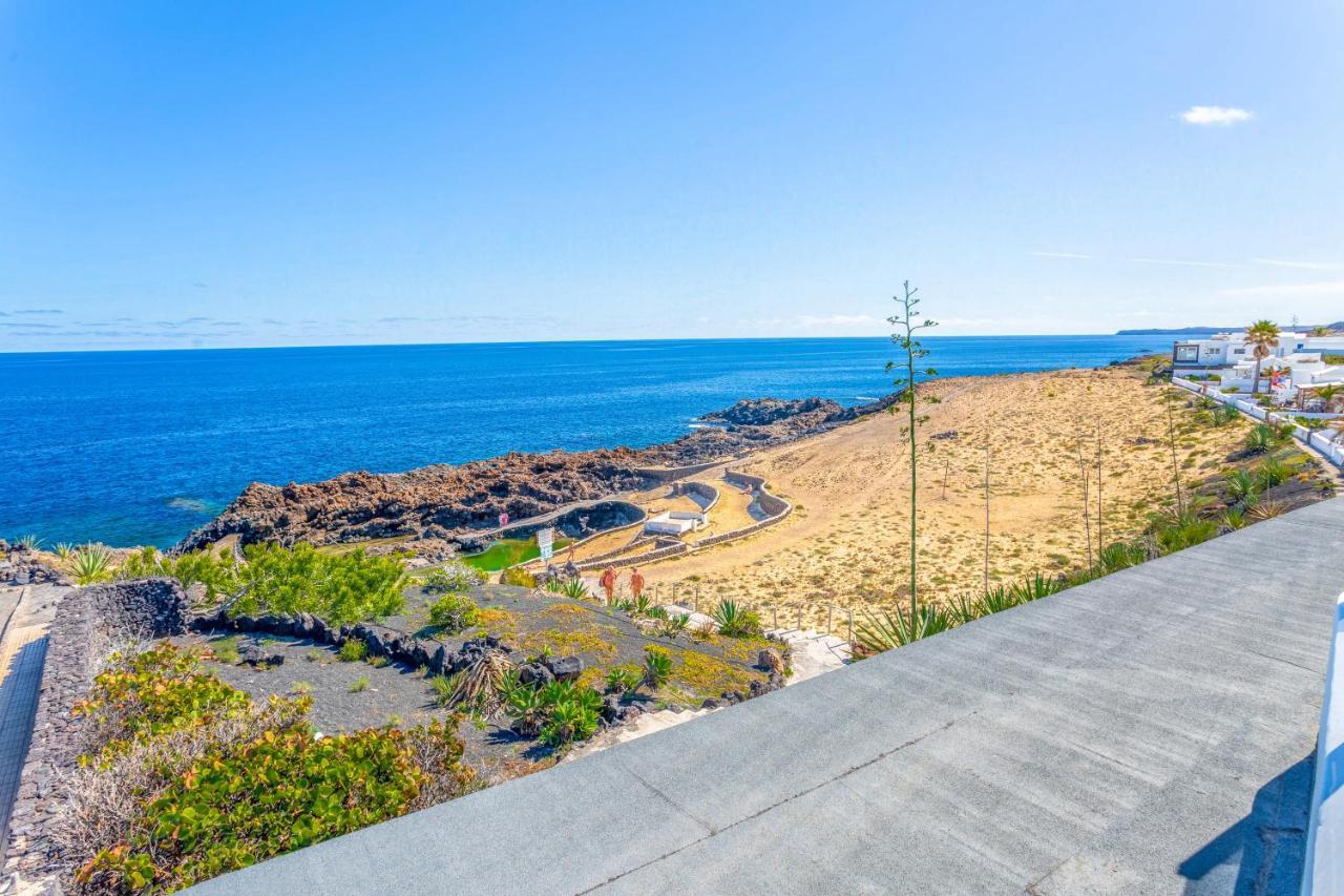 Boutique Beach Villa By Lanzarote Retreats - Private Pool - 1 Min Walk To Sea Pool Charco del Palo Exterior photo