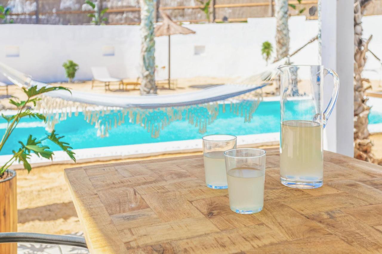 Boutique Beach Villa By Lanzarote Retreats - Private Pool - 1 Min Walk To Sea Pool Charco del Palo Exterior photo