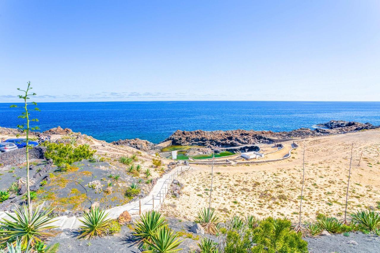 Boutique Beach Villa By Lanzarote Retreats - Private Pool - 1 Min Walk To Sea Pool Charco del Palo Exterior photo