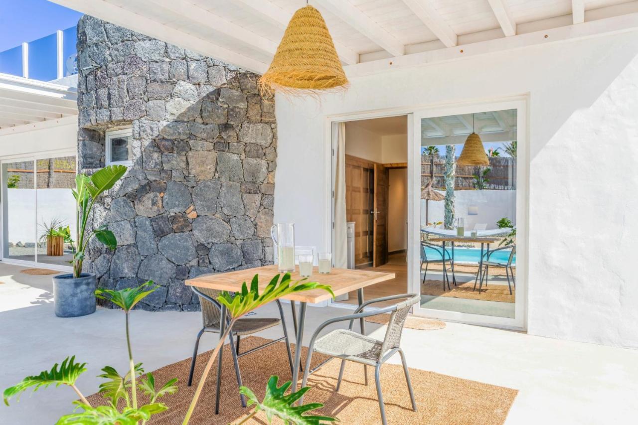 Boutique Beach Villa By Lanzarote Retreats - Private Pool - 1 Min Walk To Sea Pool Charco del Palo Exterior photo